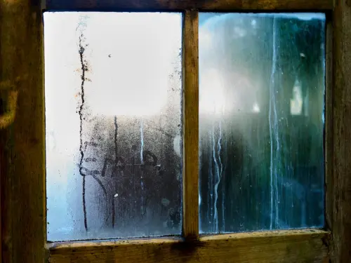 Casa fredda e umida: perché succede e cosa fare