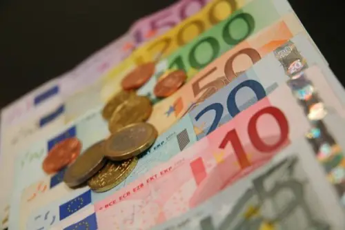 Come arrotondare lo stipendio con piccoli lavoretti