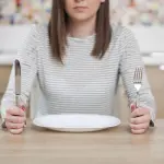 Saltare i pasti? Il peggior metodo per perdere peso, ecco perché